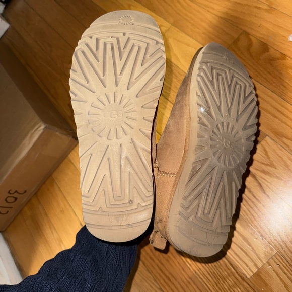 mini uggs - Picture 3 of 4